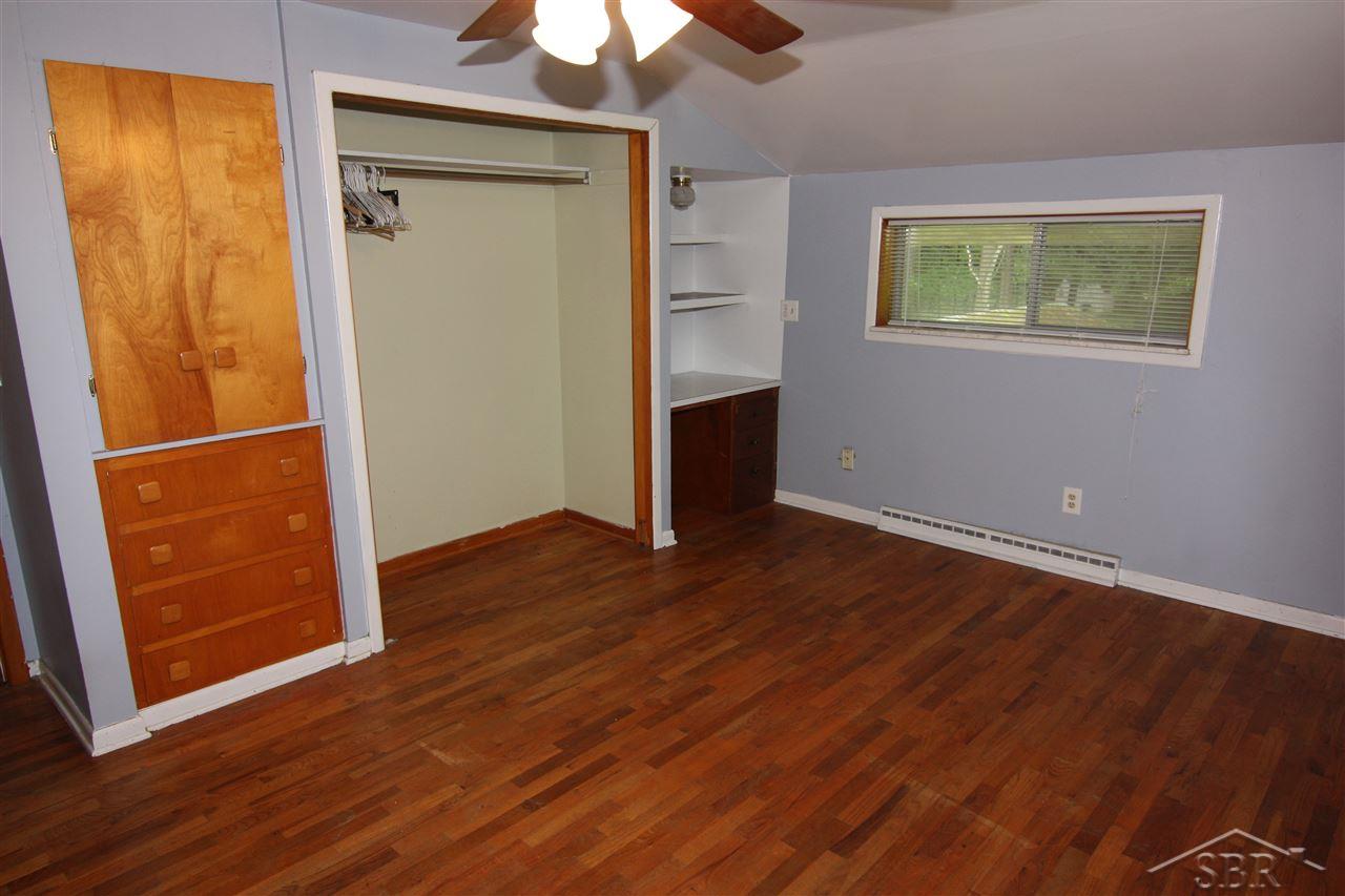 1972 East Moore Road Saginaw, MI 48601 - Photo 16 of 20 31352043-15.JPG