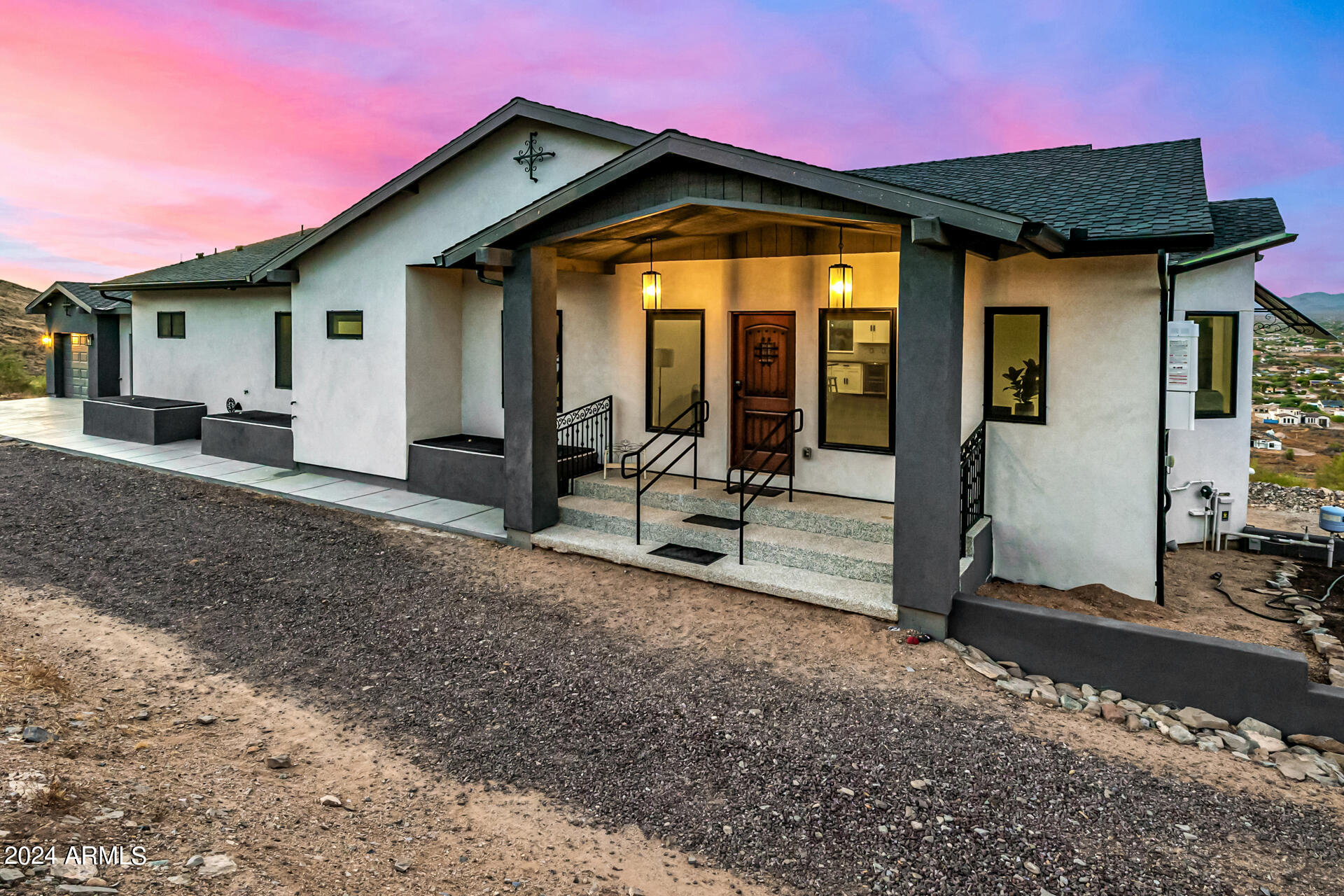 1829 West Cloud Road Phoenix, AZ 85086 - Photo 2 of 137 0008-04-Cloud