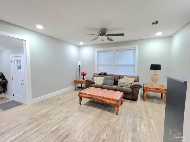 $1,700 | 18 Milton Road, Pensacola, FL 32507