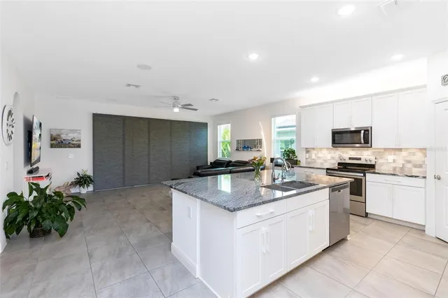 $585,000 | 2090 Standing Rock Circle, Oakland, FL 34787