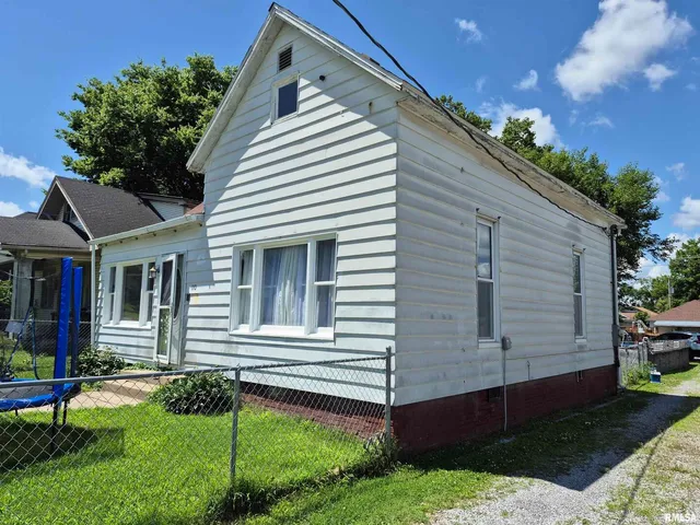 $70,000 | 110 West Park Street, Harrisburg, IL 62946