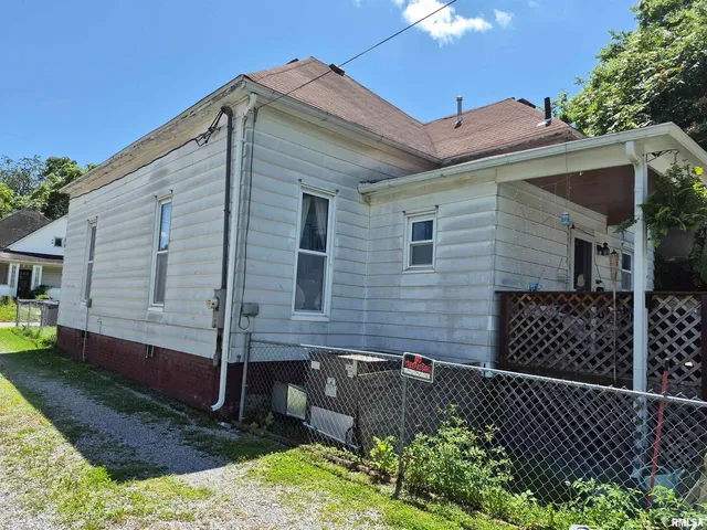 $70,000 | 110 West Park Street, Harrisburg, IL 62946