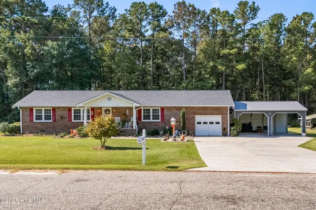 $282,999 | 111 Pineland Woods Drive, Whiteville, NC 28472