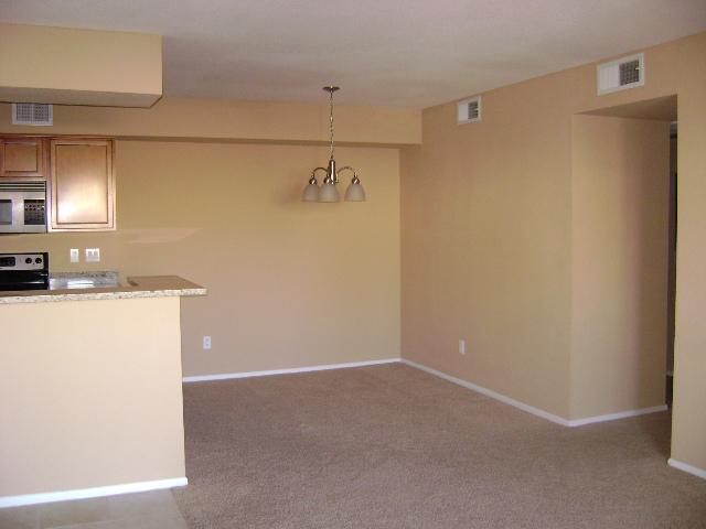 2625 East Indian School Road, Unit 102 Phoenix, AZ 85016 - Photo 6 of 6 living room