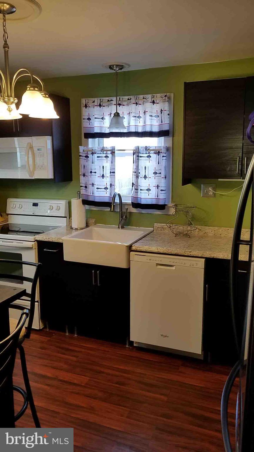 7334 Chesapeake Road Baltimore, MD 21220 - Photo 2 of 9 Kitchen