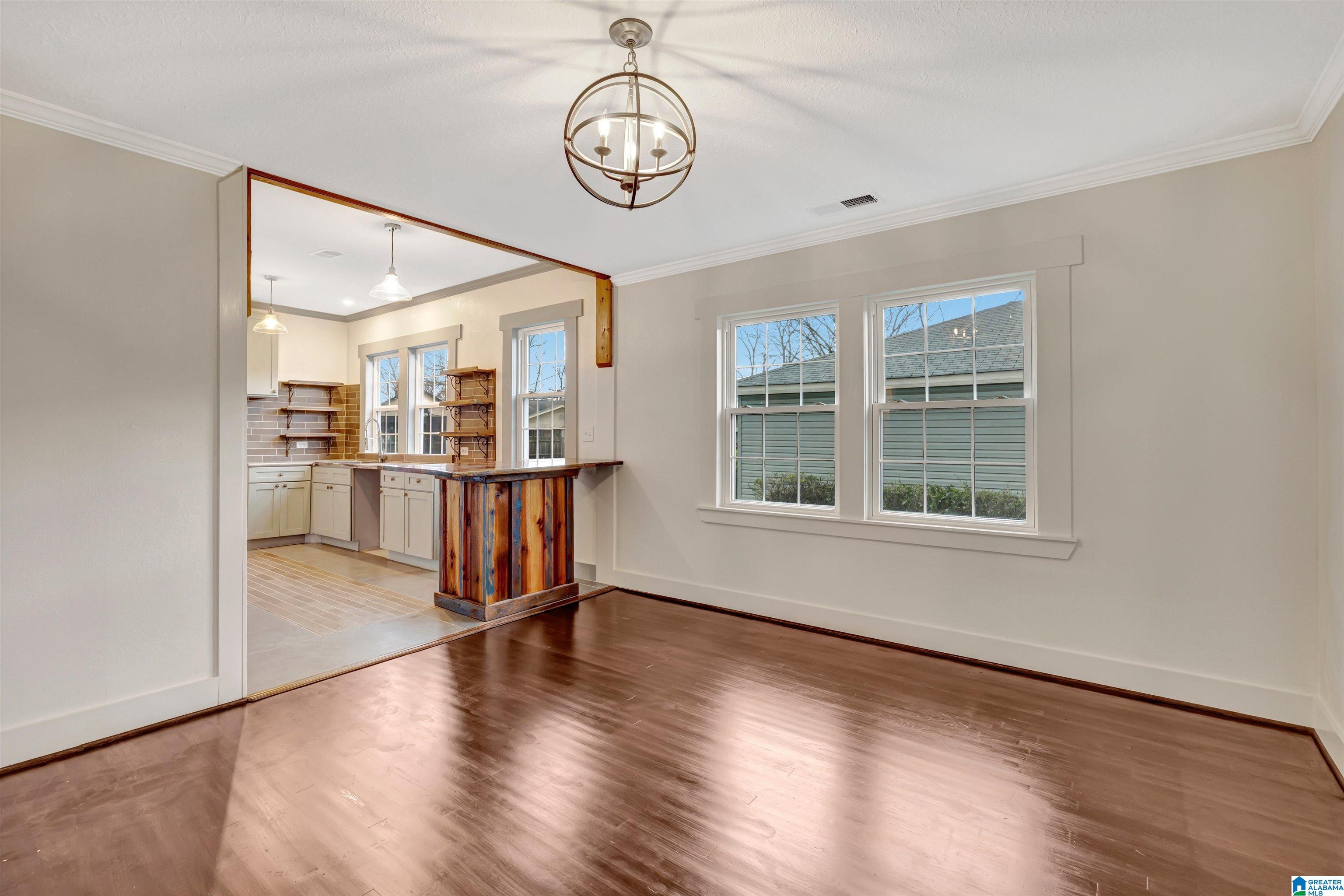 532 16th Place Southwest Birmingham, AL 35211 - Photo 10 of 24