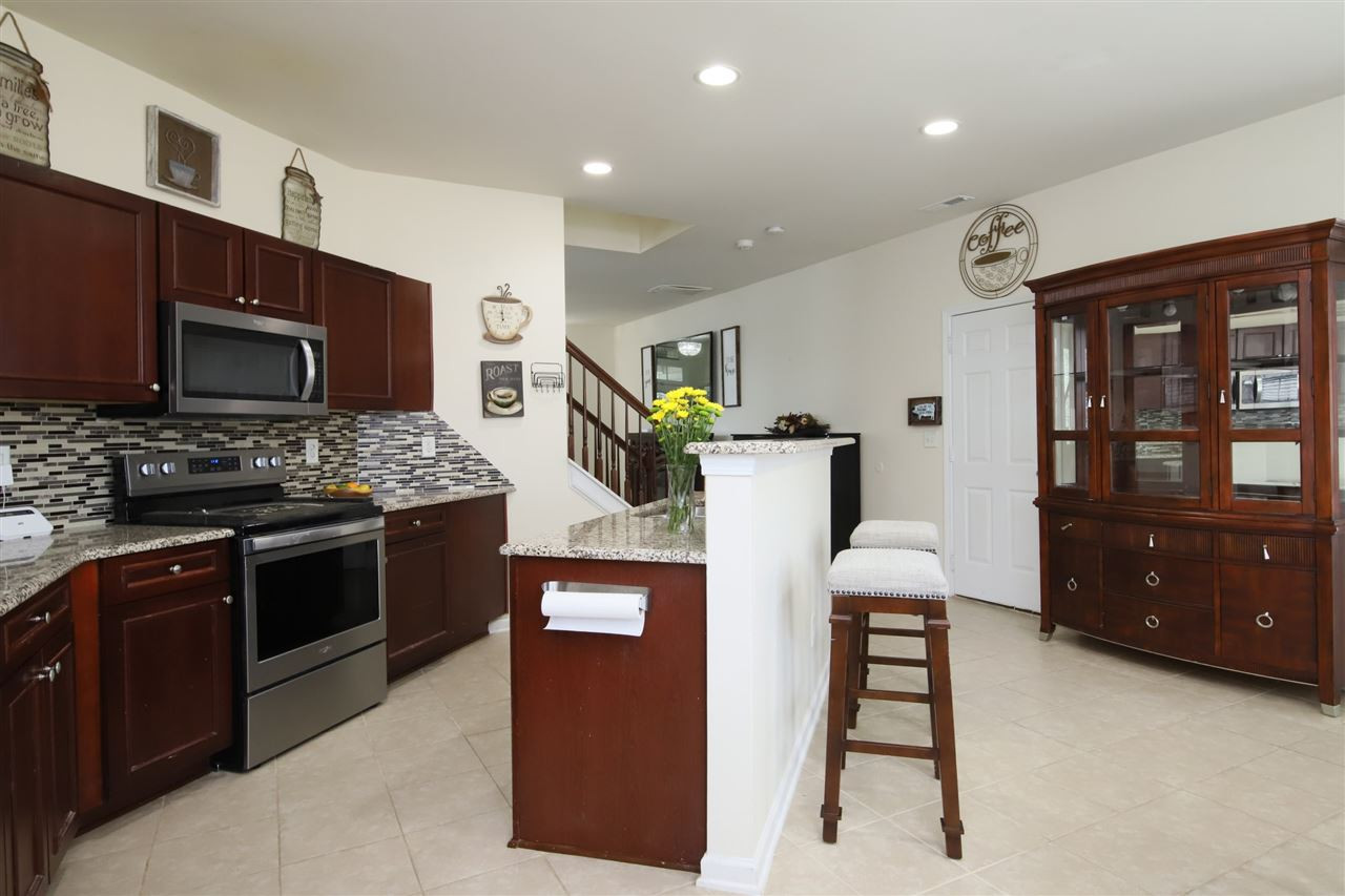 2540 Quarry Ridge Lane Raleigh, NC 27610 - Photo 17 of 30 Kitchen/ Bar Area