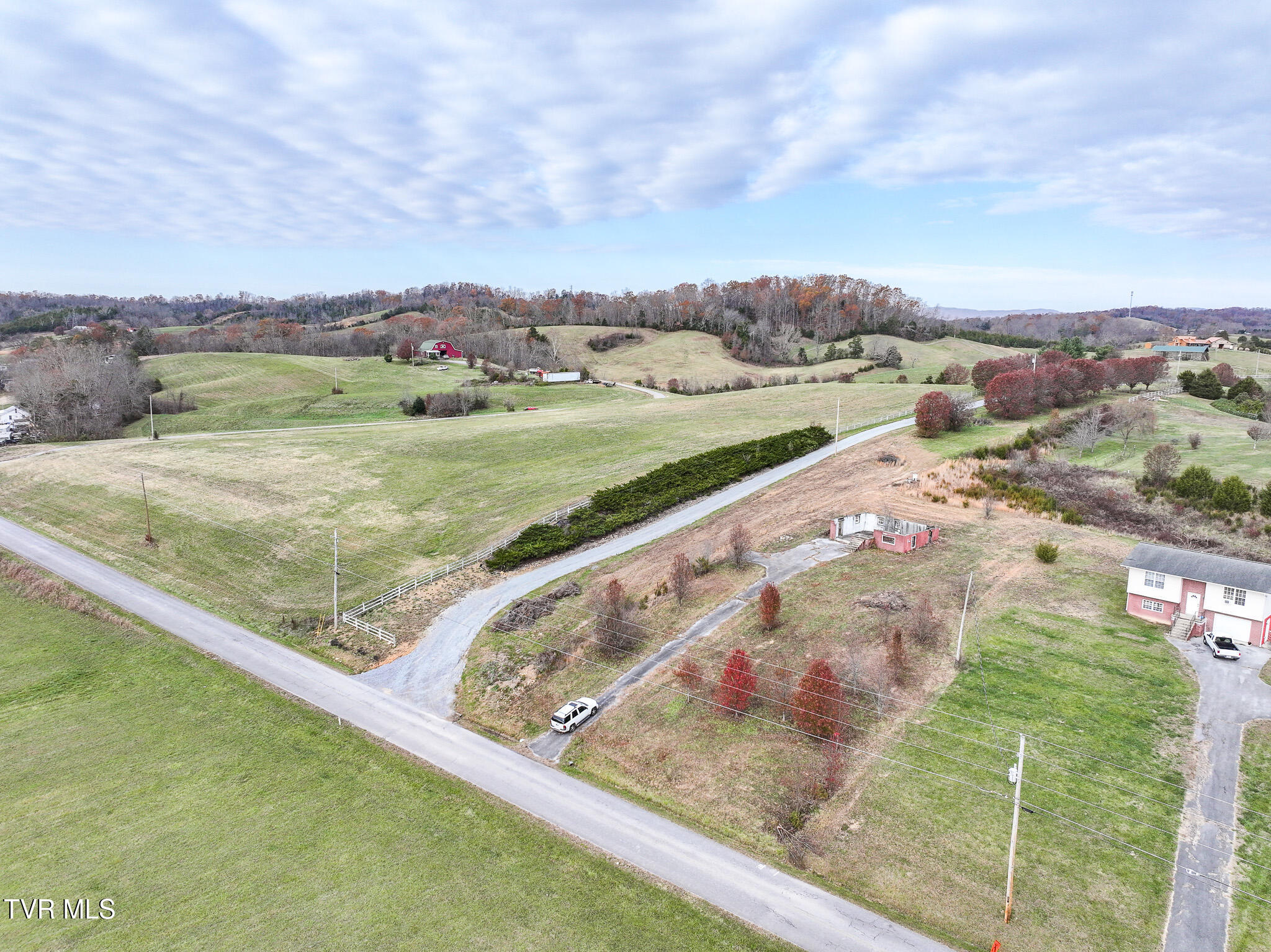 280 Roaring Fork Road, Unit 5 Greeneville, TN 37745 - Photo 11 of 27 DJI_20241205055752_0925_D