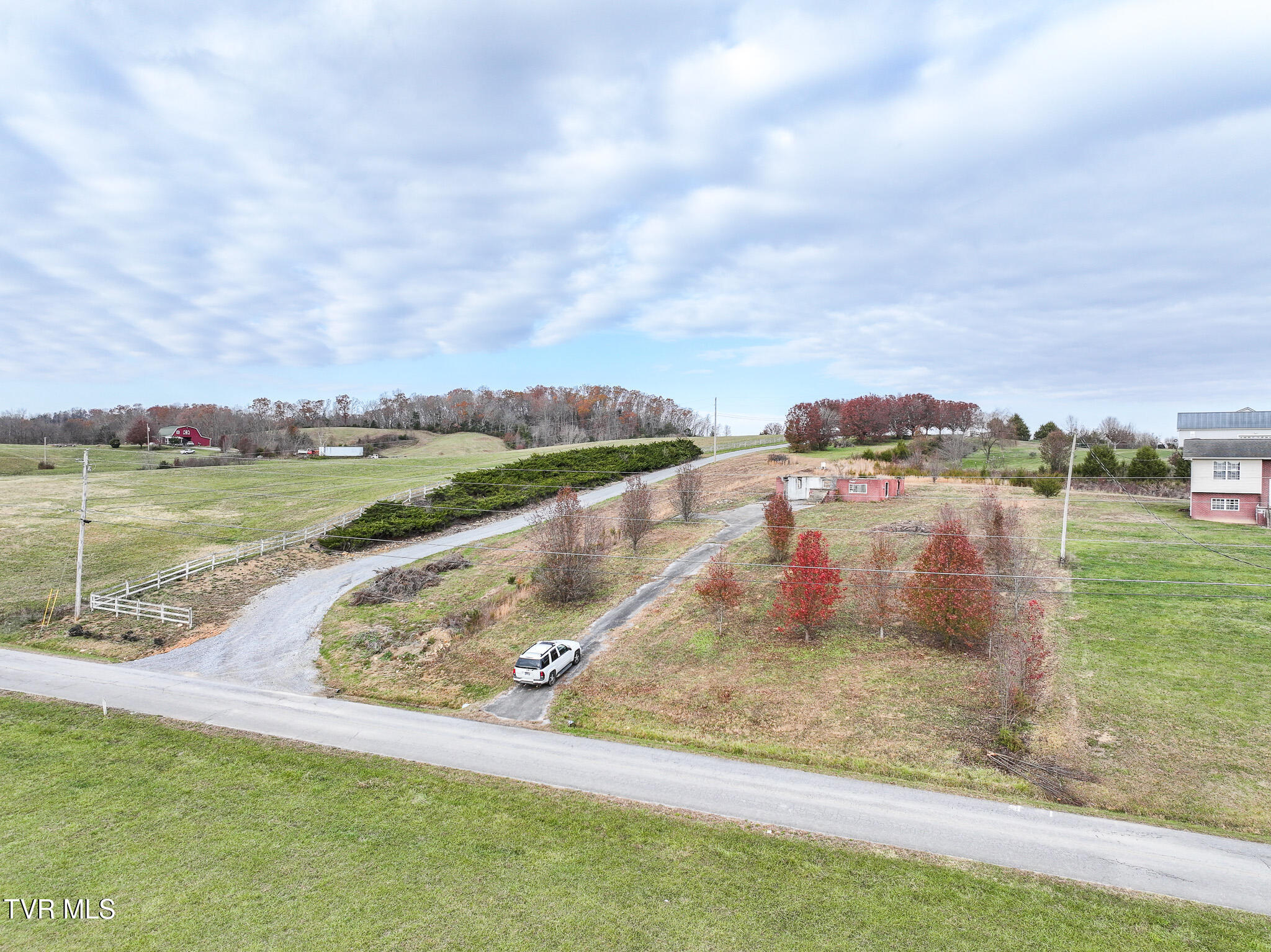 280 Roaring Fork Road, Unit 5 Greeneville, TN 37745 - Photo 12 of 27 DJI_20241205055813_0927_D