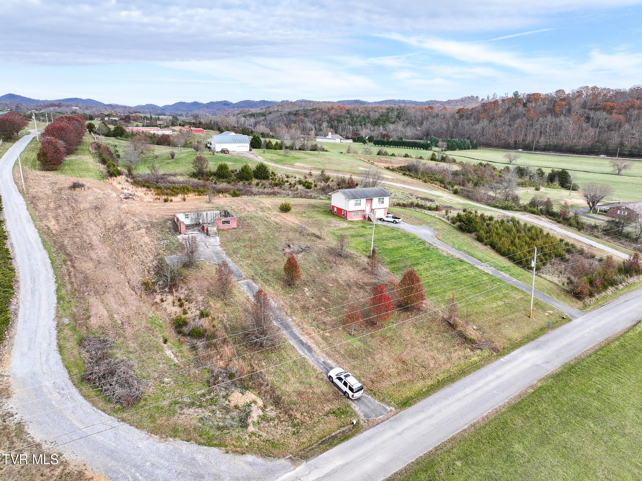 280 Roaring Fork Road, Unit 5 Greeneville, TN 37745 - Photo 4 of 27 DJI_20241205055521_0909_D