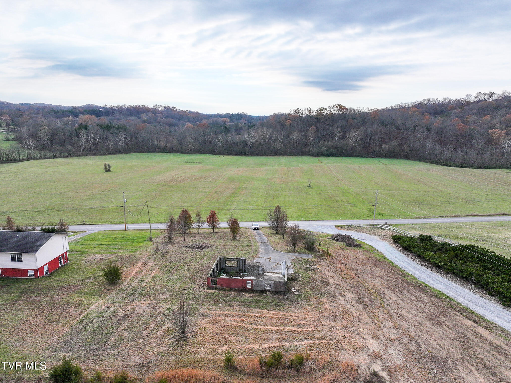 280 Roaring Fork Road, Unit 5 Greeneville, TN 37745 - Photo 7 of 27 DJI_20241205055618_0918_D
