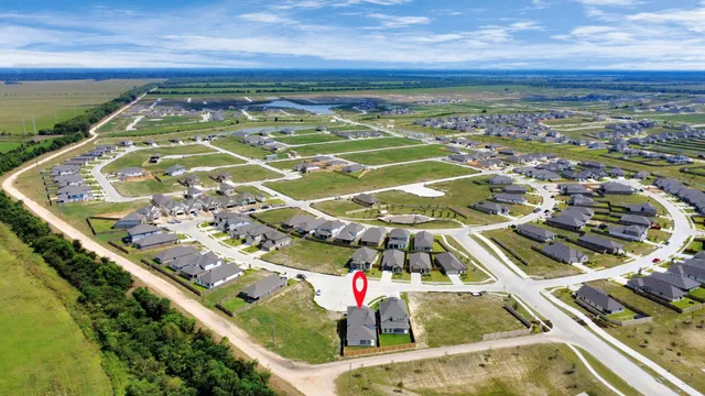 a view of a tennis court