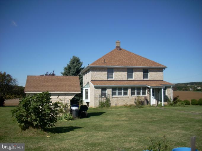Exterior (Rear)