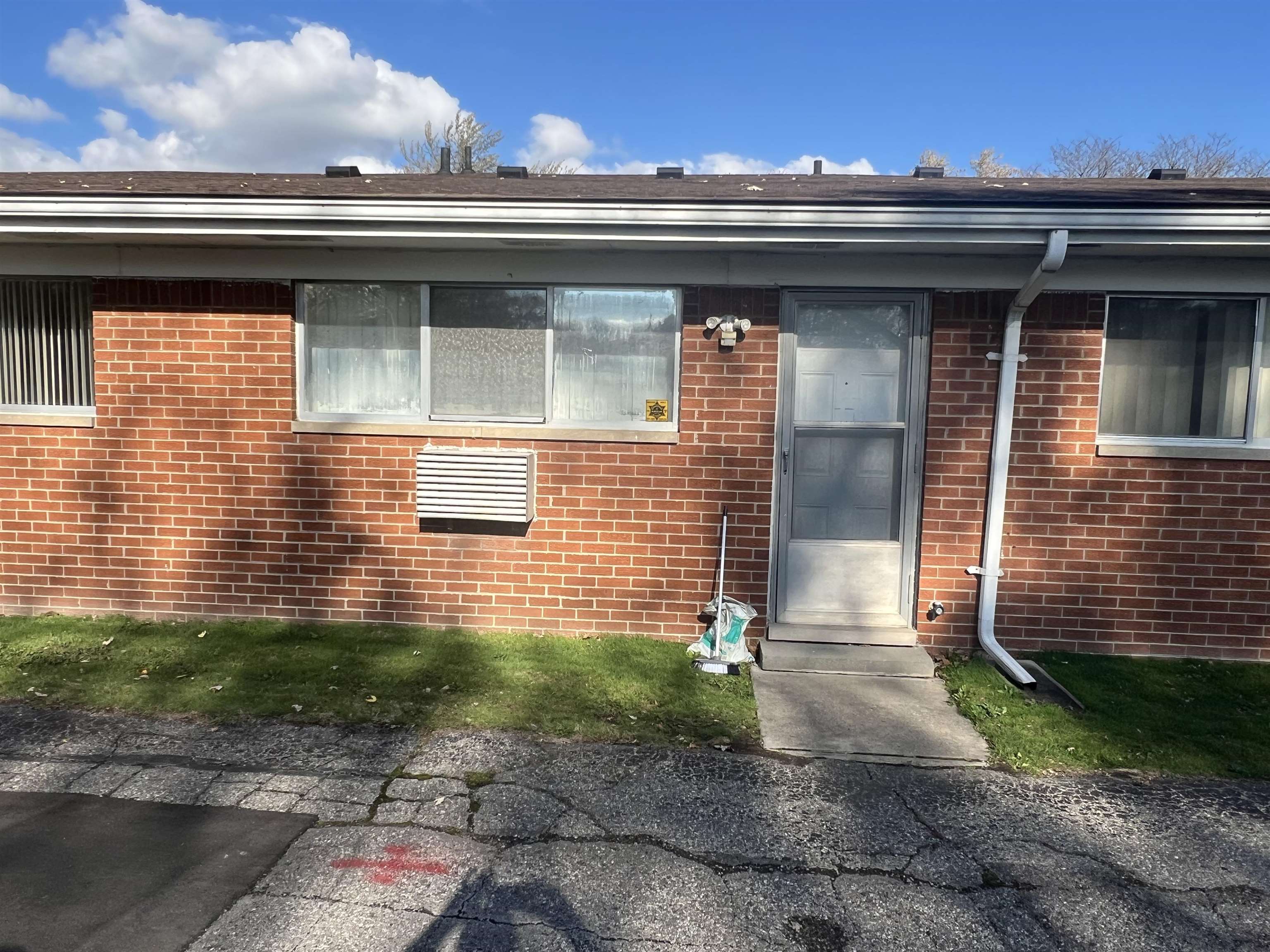 21530 Kelly Road, Unit 113 Eastpointe, MI 48021 - Photo 10 of 14