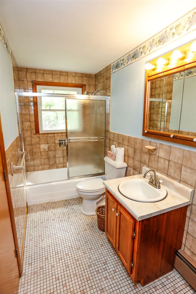 196 Back River Road Bedford, NH 03110 - Photo 18 of 38 Gallery Image 18