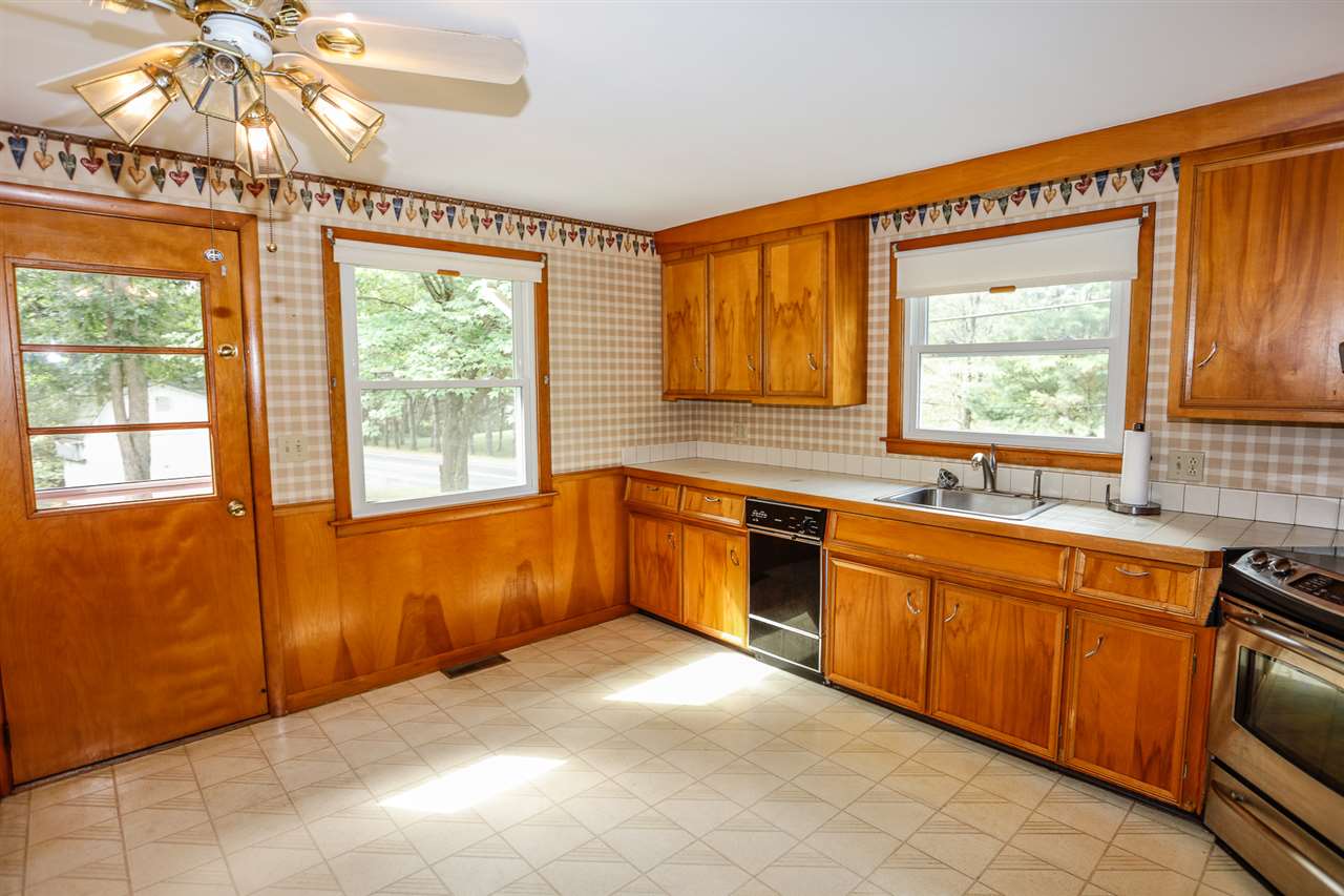 196 Back River Road Bedford, NH 03110 - Photo 21 of 38 Gallery Image 21