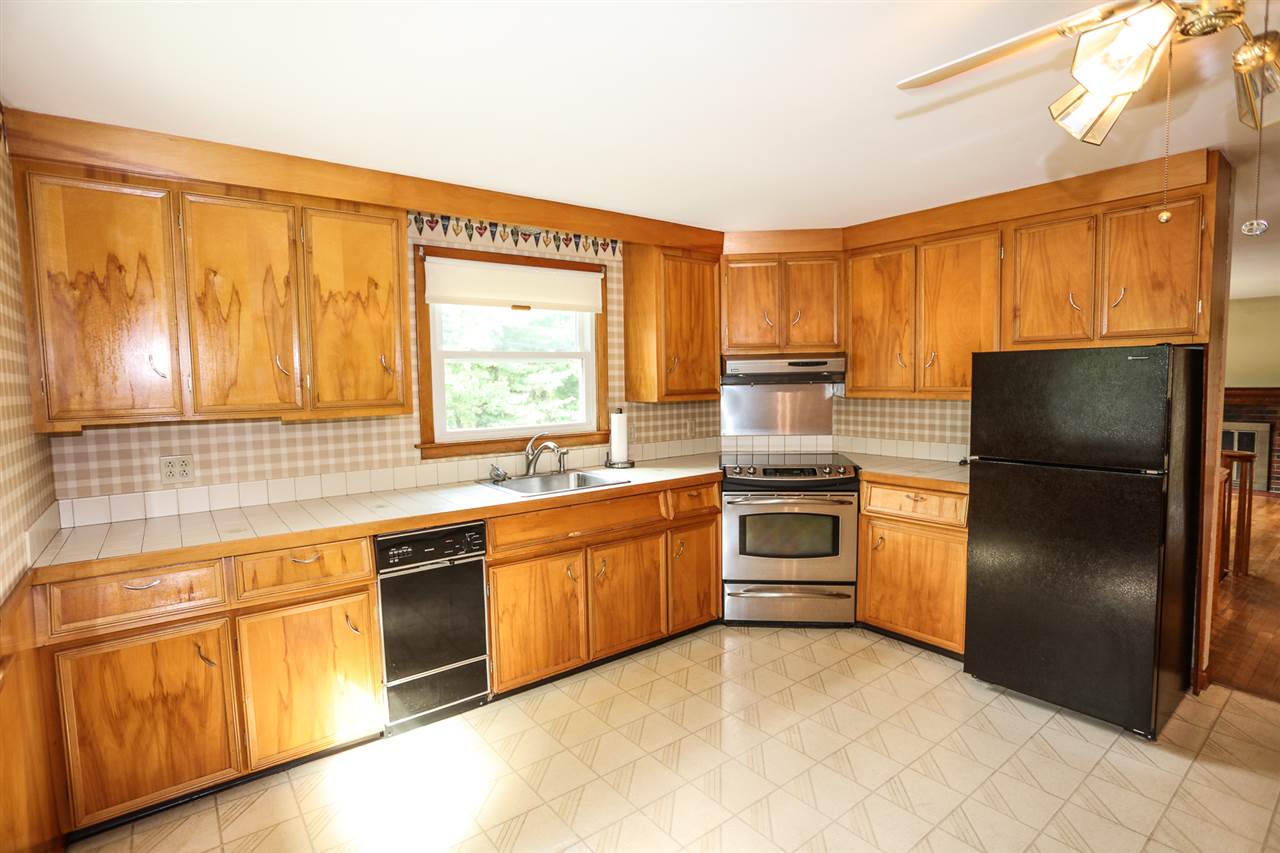 196 Back River Road Bedford, NH 03110 - Photo 22 of 38 Gallery Image 22