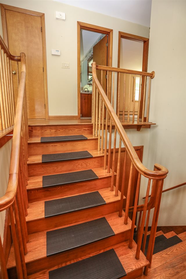 196 Back River Road Bedford, NH 03110 - Photo 8 of 38 Gallery Image 8