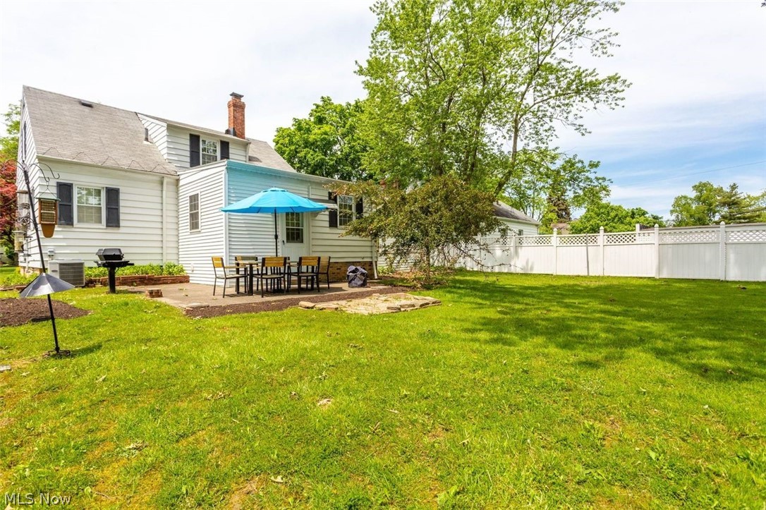1655 Sunview Road Cleveland, OH 44124 - Photo 16 of 19