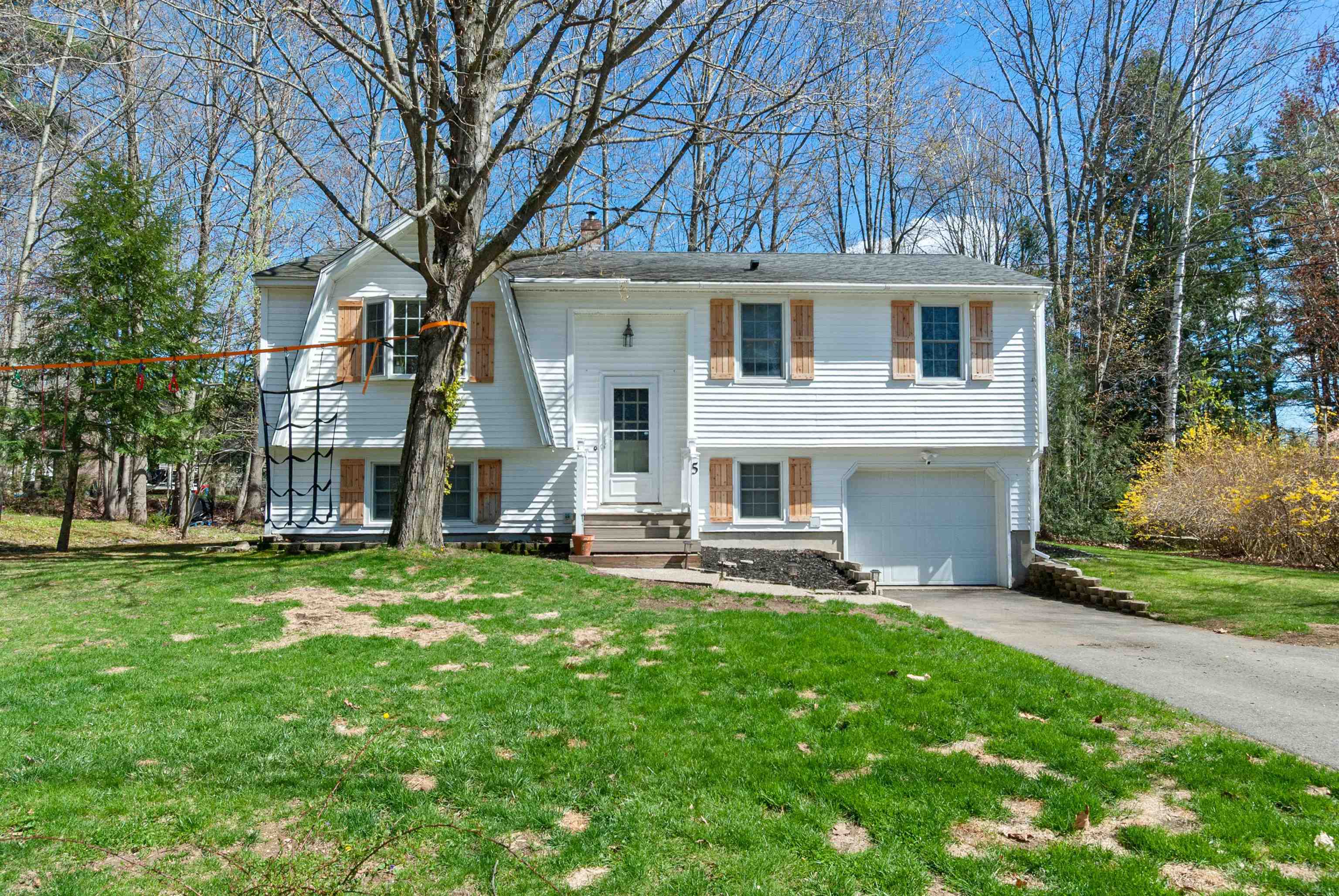 5 Sprucewood Drive Rochester, NH 03867 - Photo 2 of 29