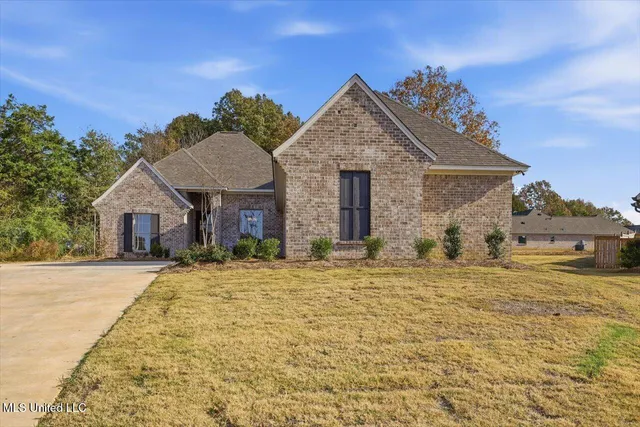 $354,900 | 221 Jasmine Cove Circle, Brandon, MS 39042