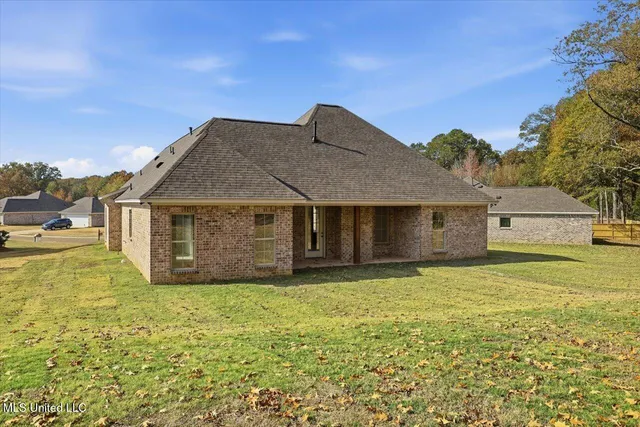 $354,900 | 221 Jasmine Cove Circle, Brandon, MS 39042