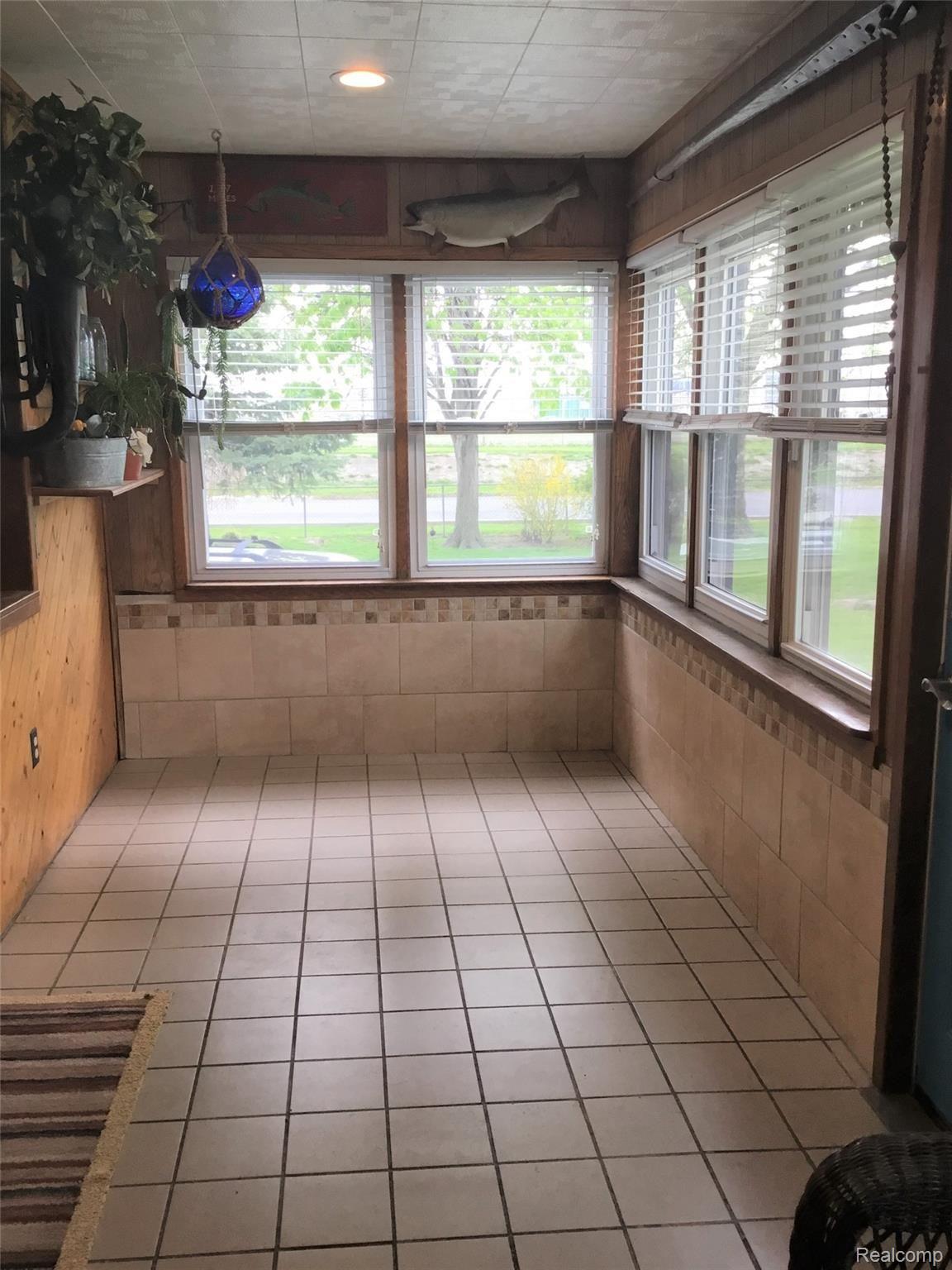 121 Catherine Street River Rouge, MI 48218 - Photo 3 of 38 121 KATHERINE RIVER ROUGE - BIG HOUSE (1).jpeg