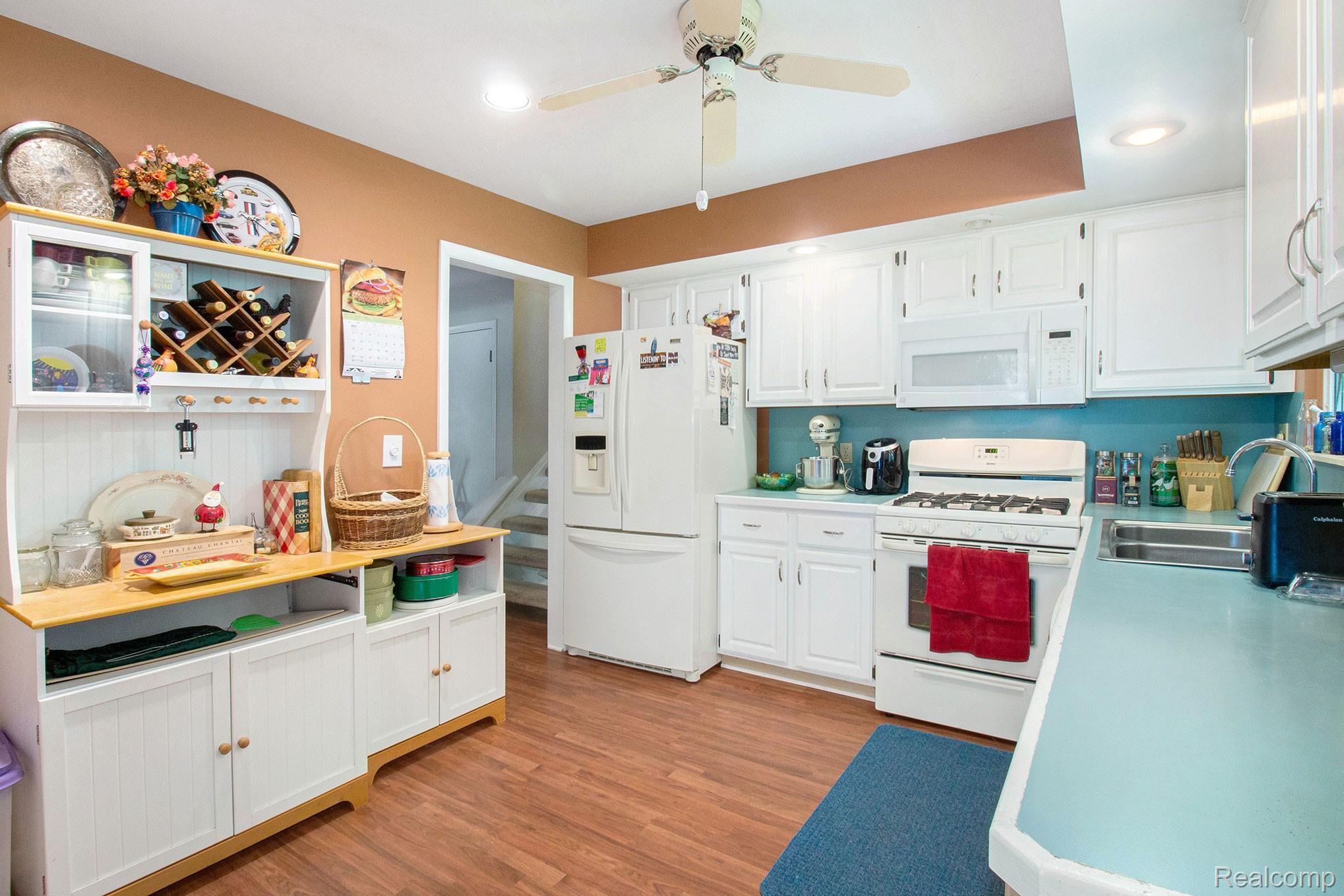 22632 Winfield Road Novi, MI 48375 - Photo 10 of 29 Kitchen 1