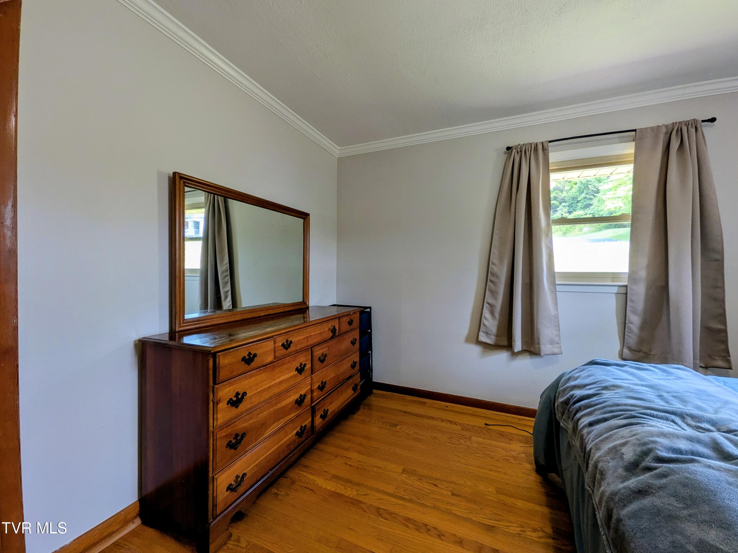 1129 Jackson Hollow Road Kingsport, TN 37663 - Photo 24 of 59 Bedroom2