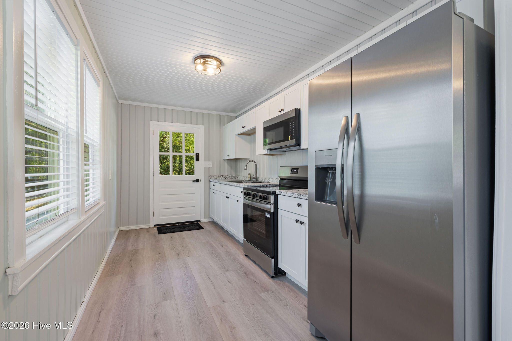 212 Clay Street Kinston, NC 28501 - Photo 9 of 15