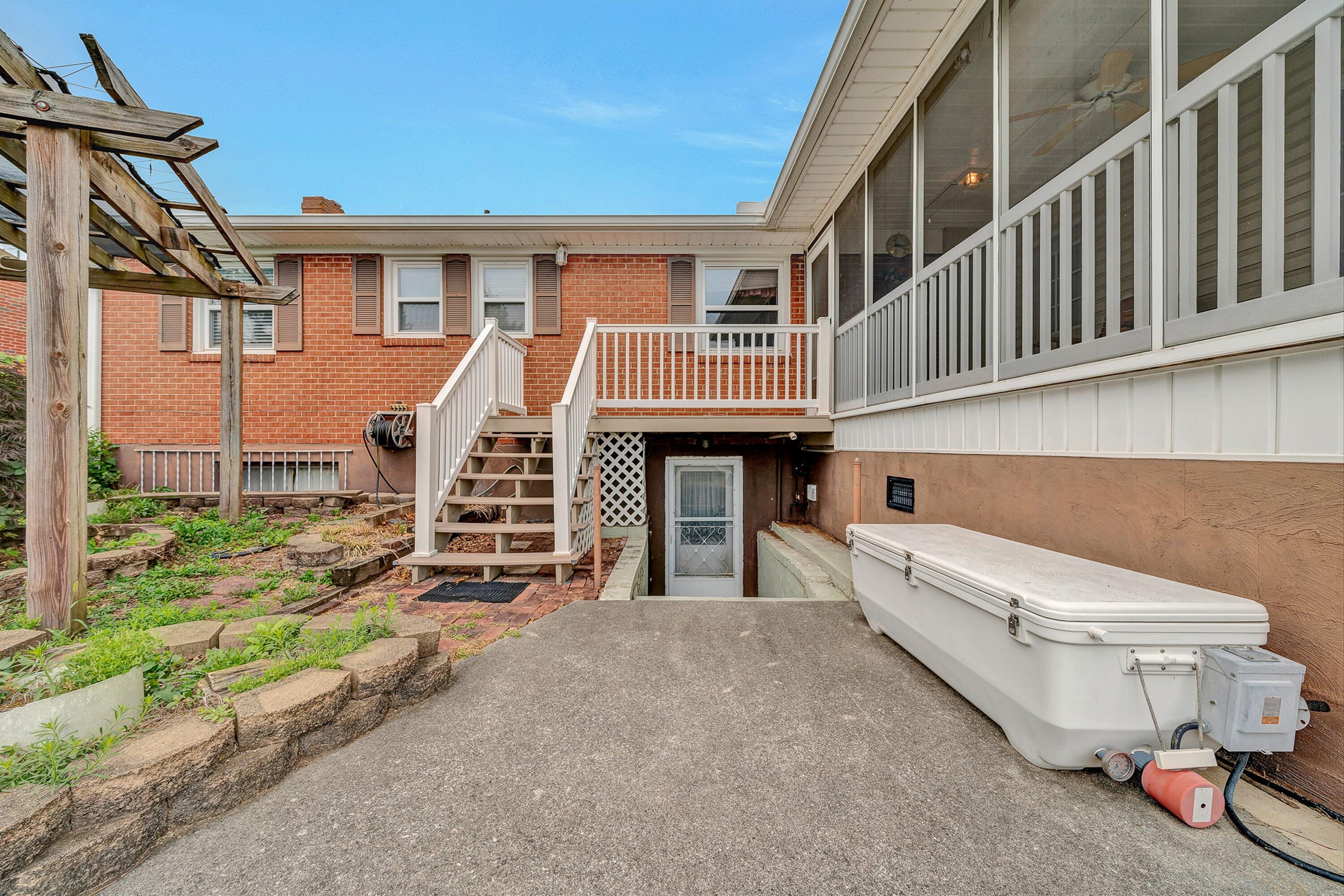 7633 Deer Branch Road Roanoke, VA 24019 - Photo 37 of 58 37-VM-02760