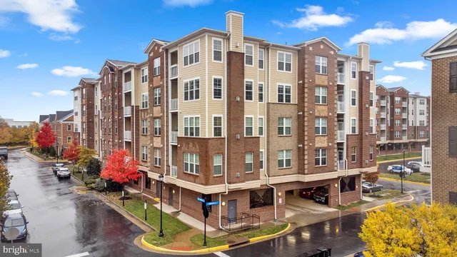 $2,500 | 13723 Neil Armstrong Avenue, Unit 507, Herndon, VA 20171