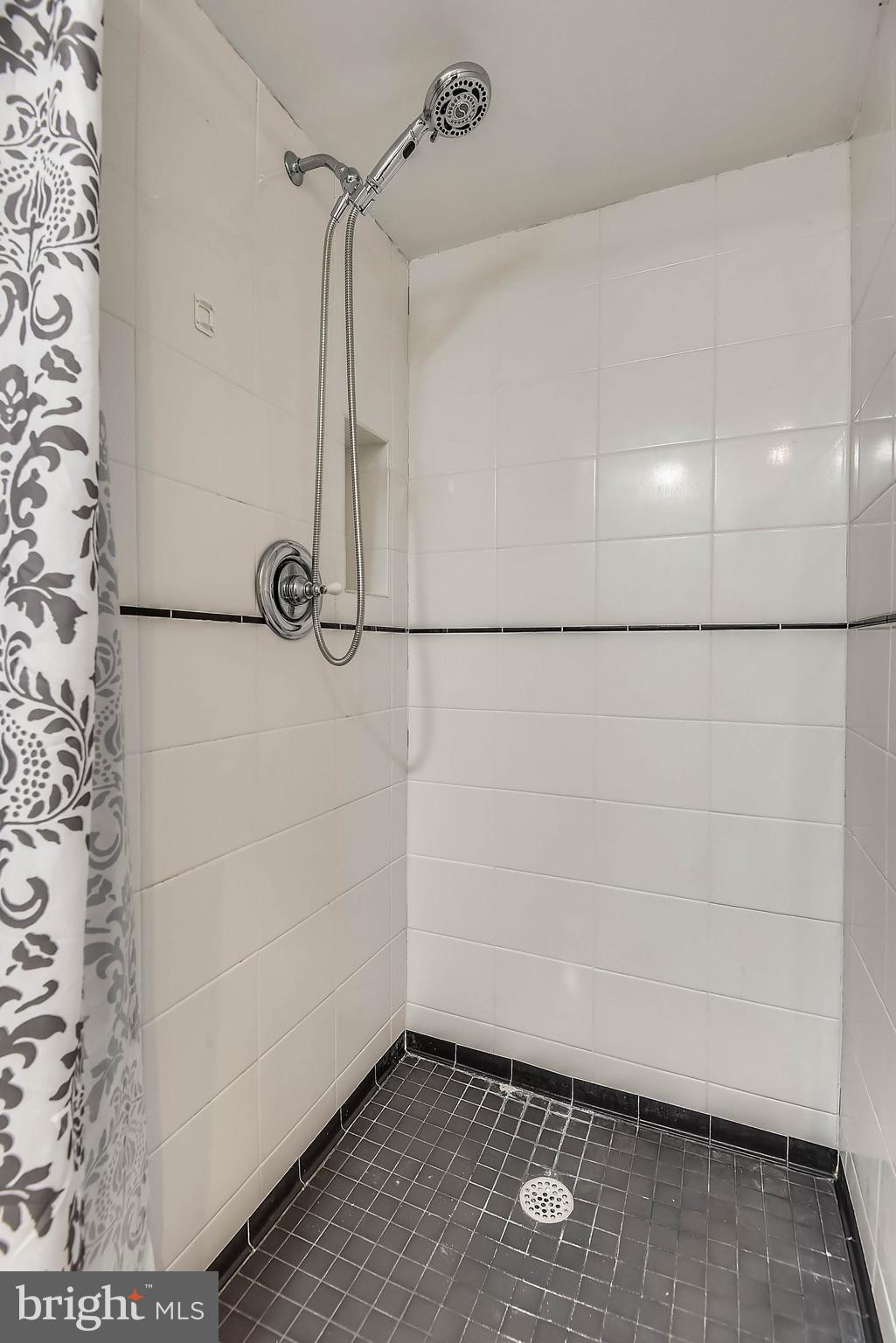 2405 Paddock Lane Reston, VA 20191 - Photo 24 of 50 Primary bath separate shower