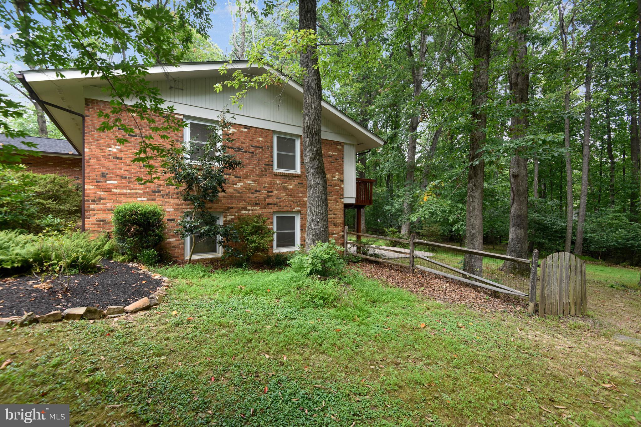 2405 Paddock Lane Reston, VA 20191 - Photo 41 of 50 Right side of house