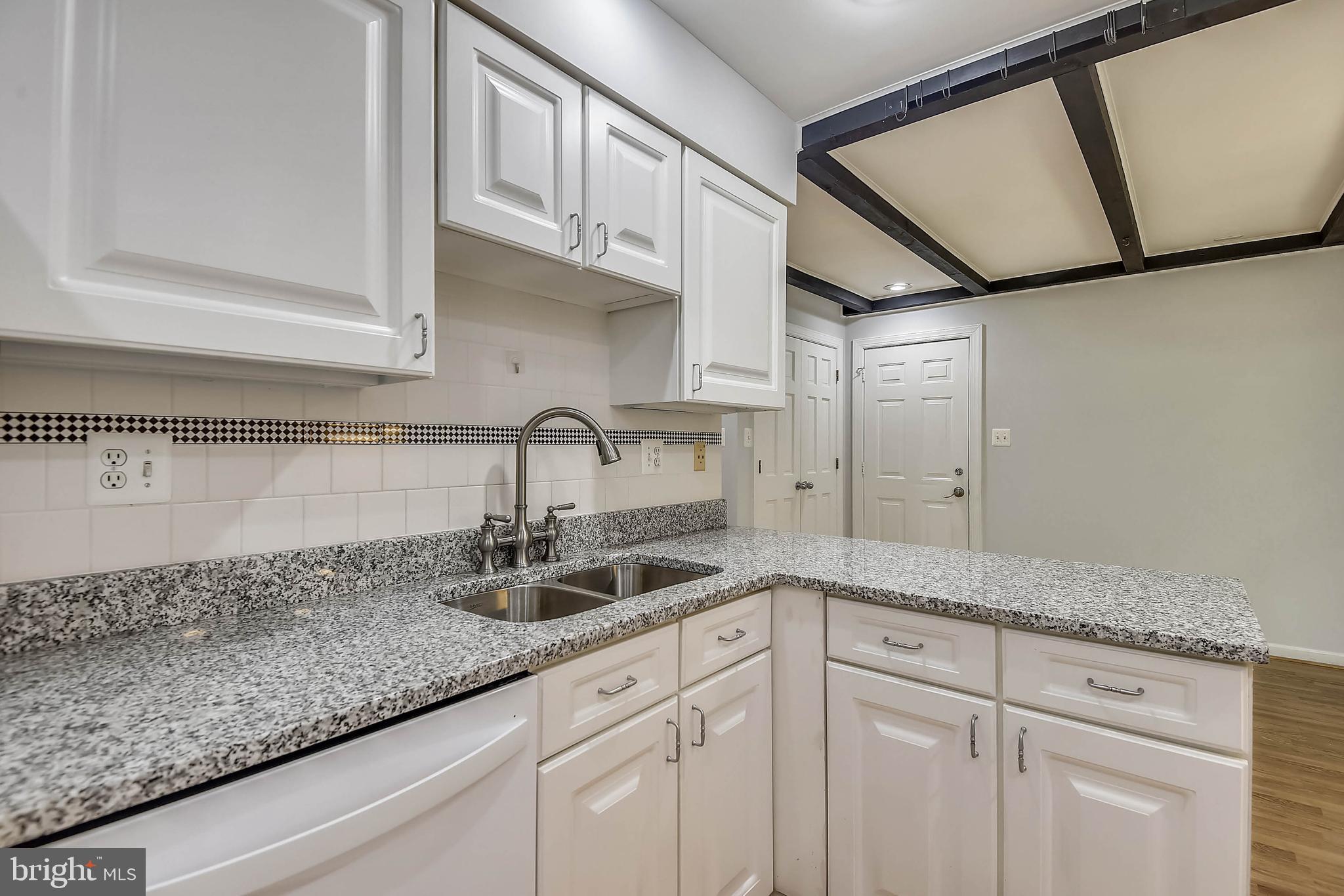 2405 Paddock Lane Reston, VA 20191 - Photo 6 of 50 New granite countertops ( 2021)and undermount sink
