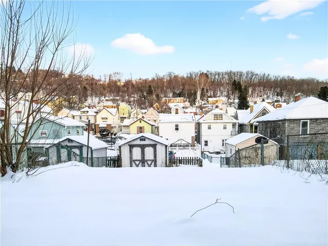 a house view with a outdoor space