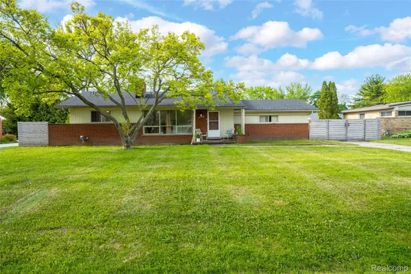 $345,000 | 31821 Wayburn Street, Farmington, MI 48334