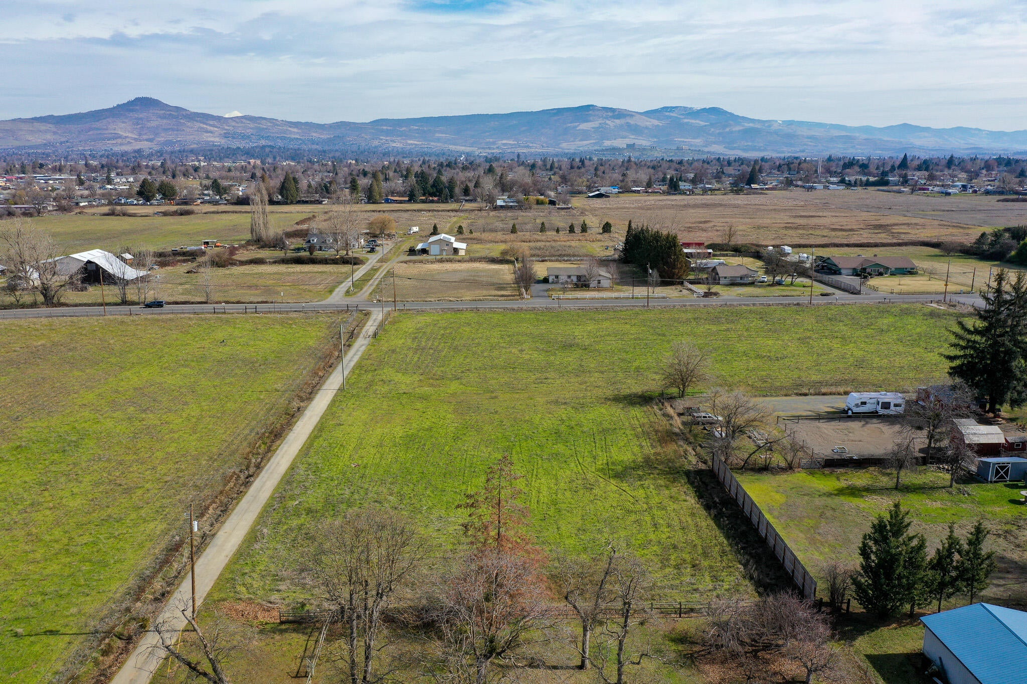 668 Oak Grove Road Medford, OR 97501 - Photo 3 of 14 3.76 acres, zoned EFU, MID rights, utilities to property, septic approval, level with views.