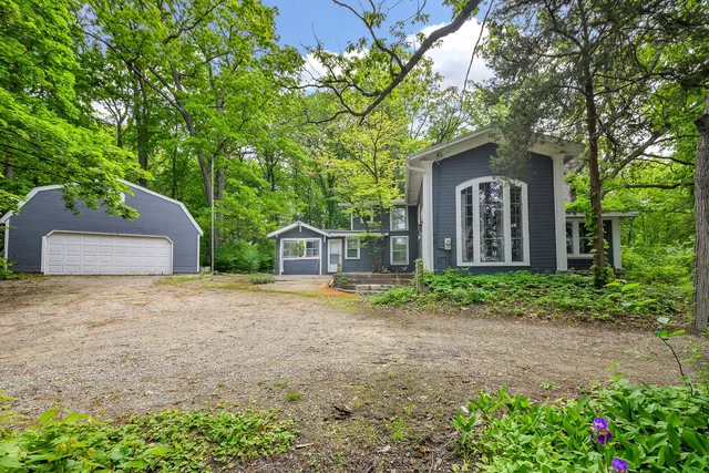 $230,100 | 25 5n573 Rt Street, St. Charles, IL 60174