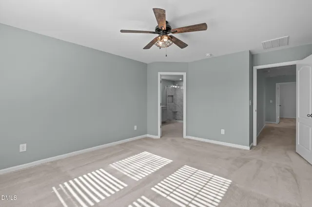 a view of livingroom with furniture