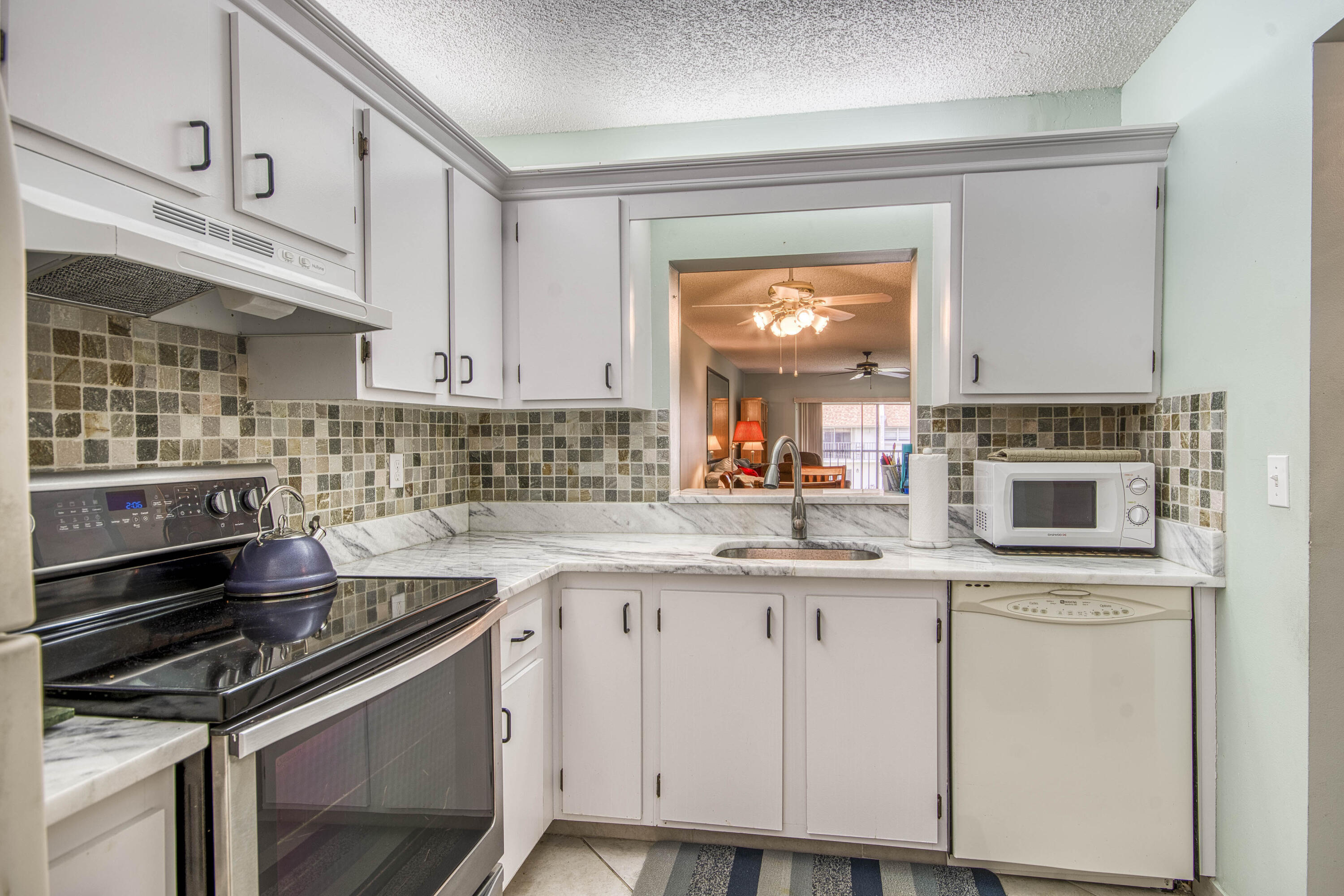 2945 Southwest 22nd Avenue, Unit 206 Delray Beach, FL 33445 - Photo 10 of 20 Kitchen