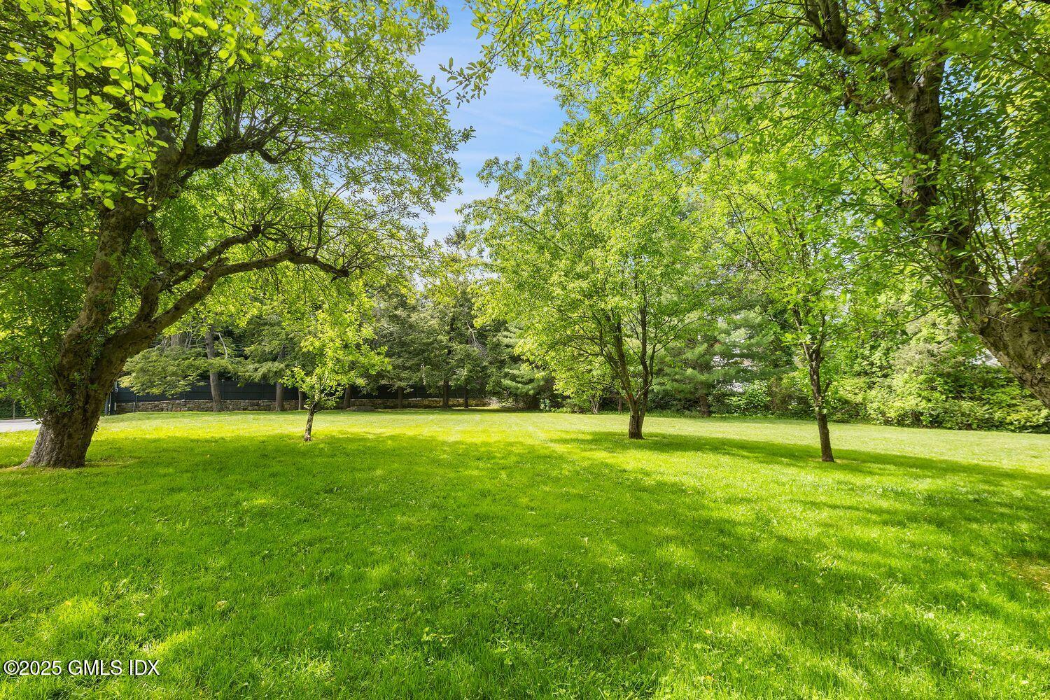 331 Round Hill Road Greenwich, CT 06831 - Photo 14 of 38 s16