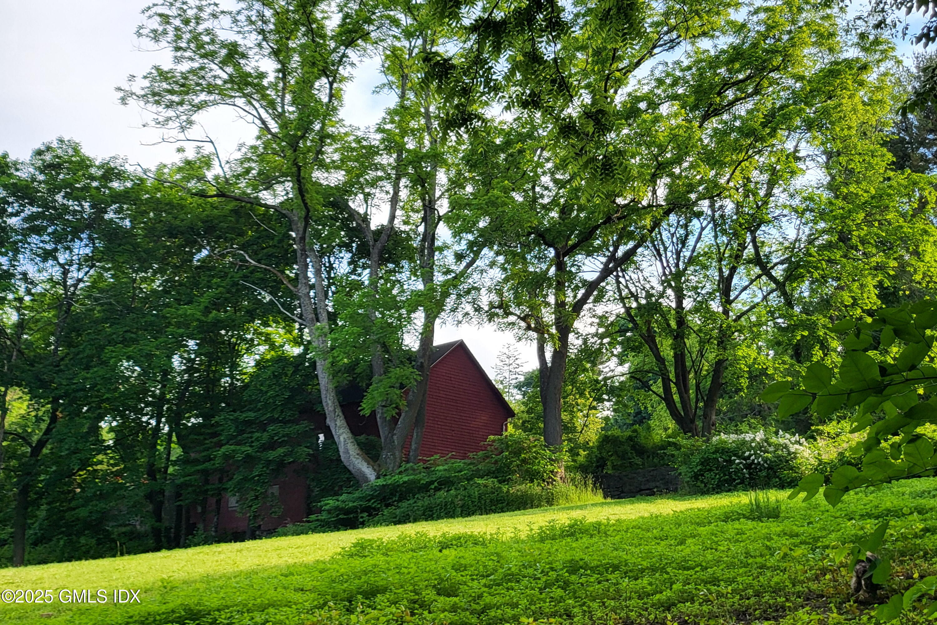 331 Round Hill Road Greenwich, CT 06831 - Photo 15 of 38 Barn