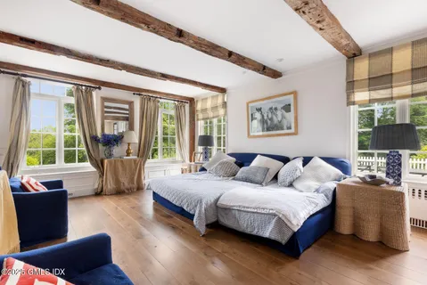 $4,350,000 | 331 Round Hill Road, Greenwich, CT 06831