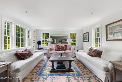 $4,350,000 | 331 Round Hill Road, Greenwich, CT 06831