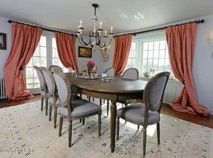 $4,350,000 | 331 Round Hill Road, Greenwich, CT 06831