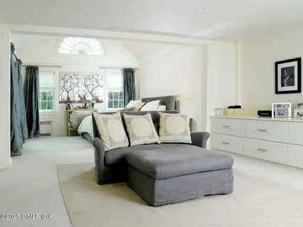 $4,350,000 | 331 Round Hill Road, Greenwich, CT 06831