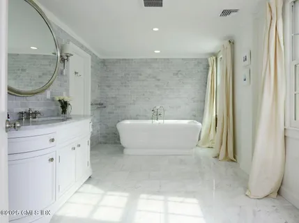 $4,350,000 | 331 Round Hill Road, Greenwich, CT 06831