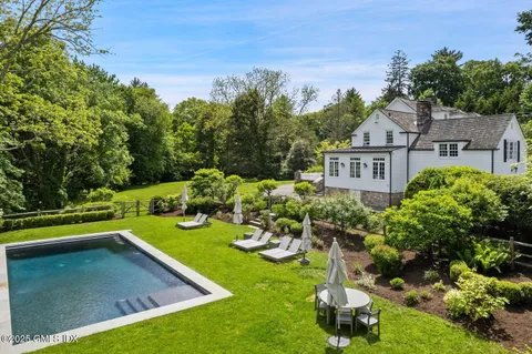 $4,350,000 | 331 Round Hill Road, Greenwich, CT 06831