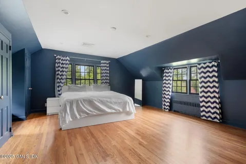 $4,350,000 | 331 Round Hill Road, Greenwich, CT 06831